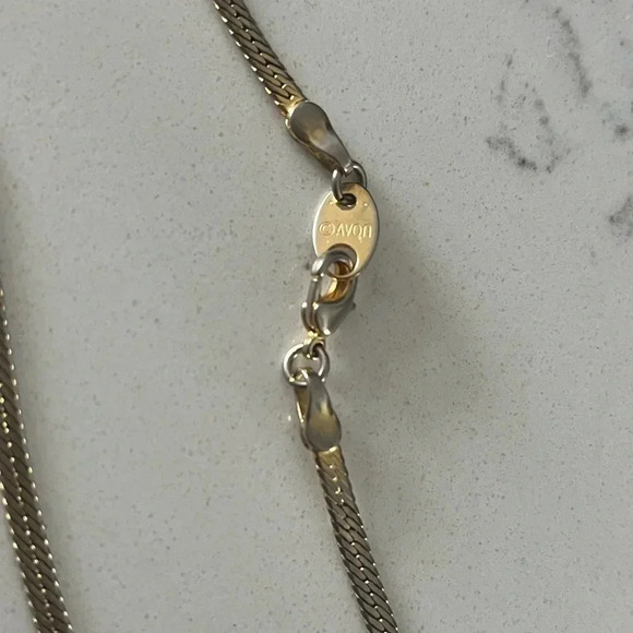 Avon minimalist silver bracelet - Picture 4 of 5